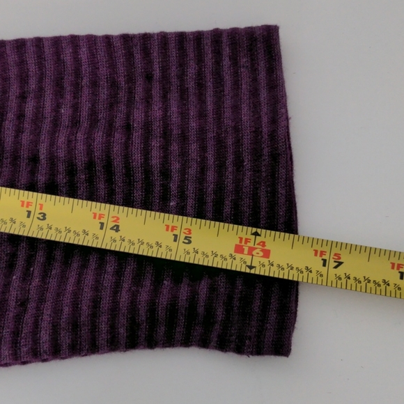 NWOT.  Liz Claiborne Top - Picture 3 of 7